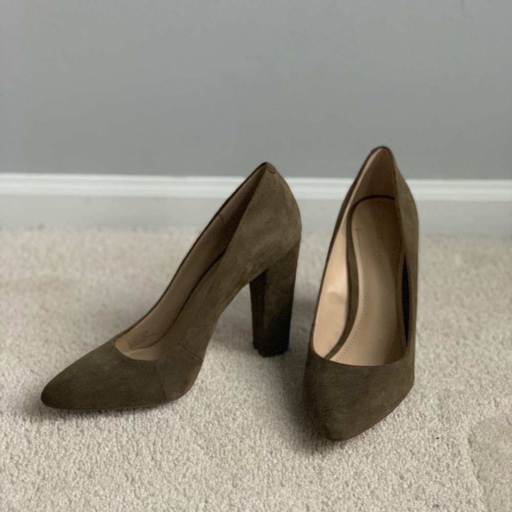 BCBG Clarice-x army green suede pumps - used